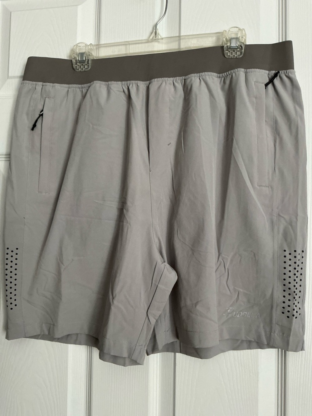 Men's Athletic Light Gray Quick-Dry Shorts with Ventilation